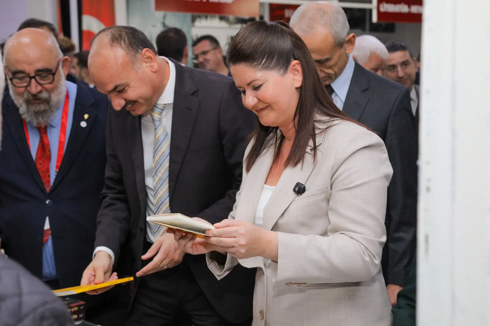 KİTAP GÜNLERİ HEYECANI BAŞLADI galeri görseli